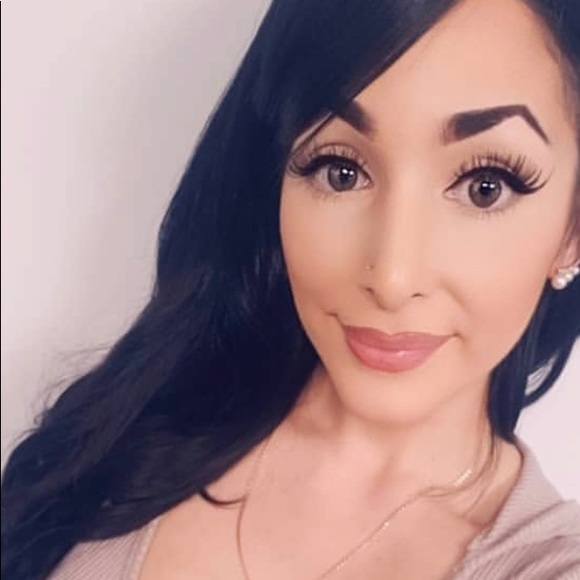 Meet your Posher, Gigi - Picture 1 of 1